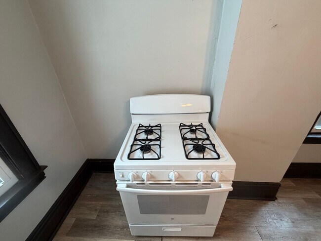 Building Photo - 526 Westinghouse Ave