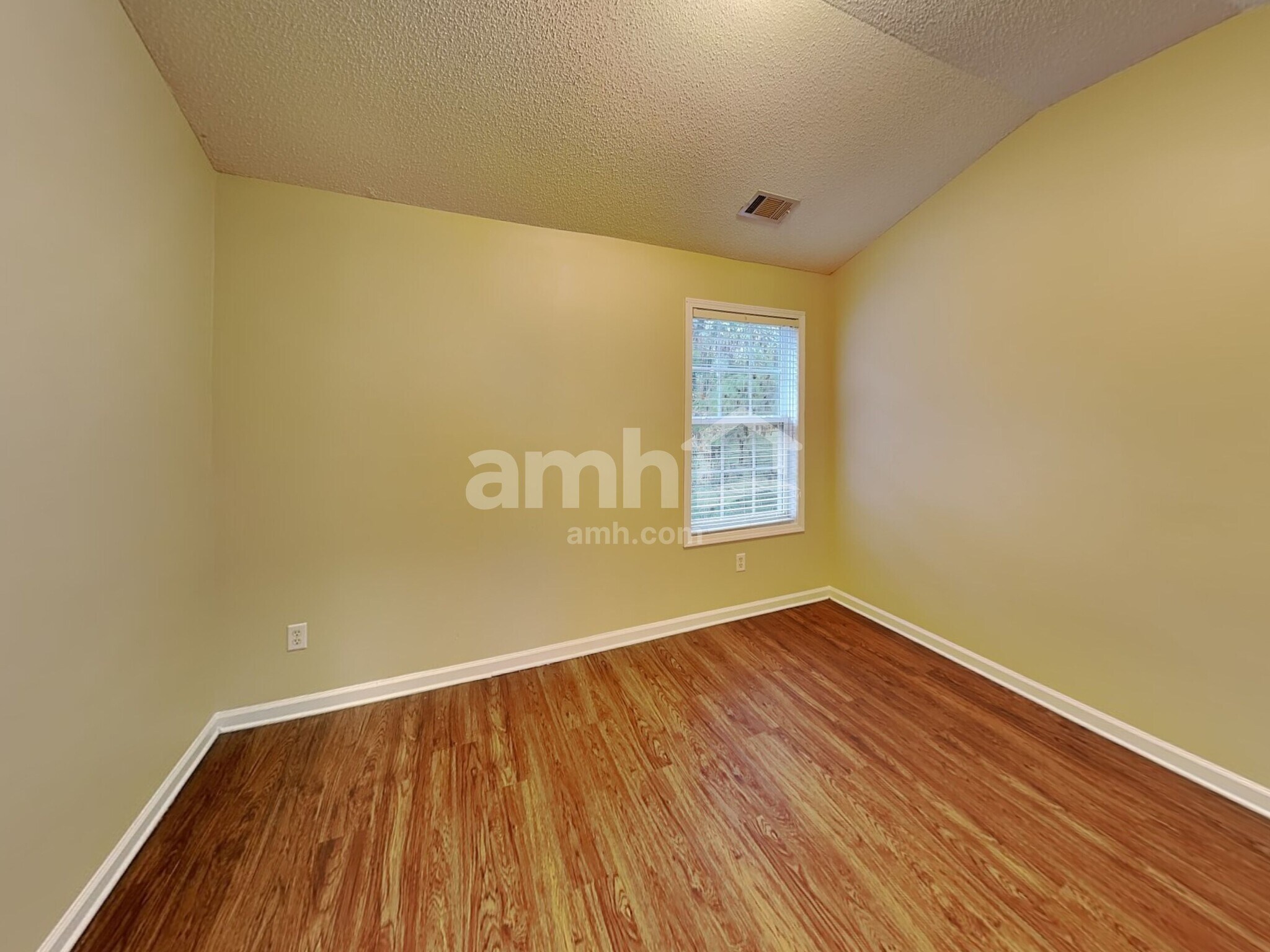 Building Photo - 429 The Gables Dr