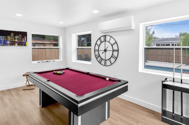 Building Photo - 17621 NE 7th Ave