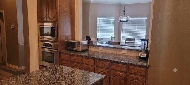 Building Photo - 13733 Alterna Dr