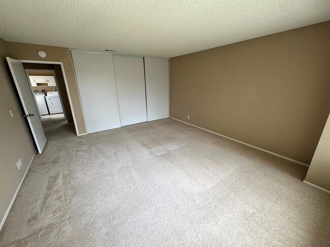 Building Photo - 7313 Unicorn Cir