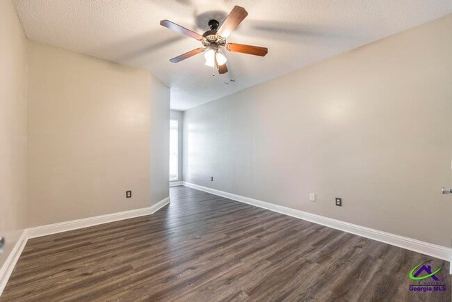 Building Photo - 206 Beau Claire Cir