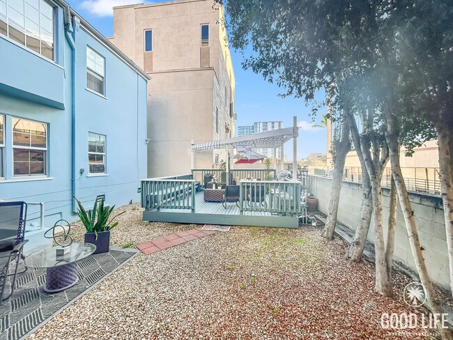 Building Photo - Beautiful 1BD/1BA Condo in Hillcrest W/ Shared Backyard & Laundry Room!