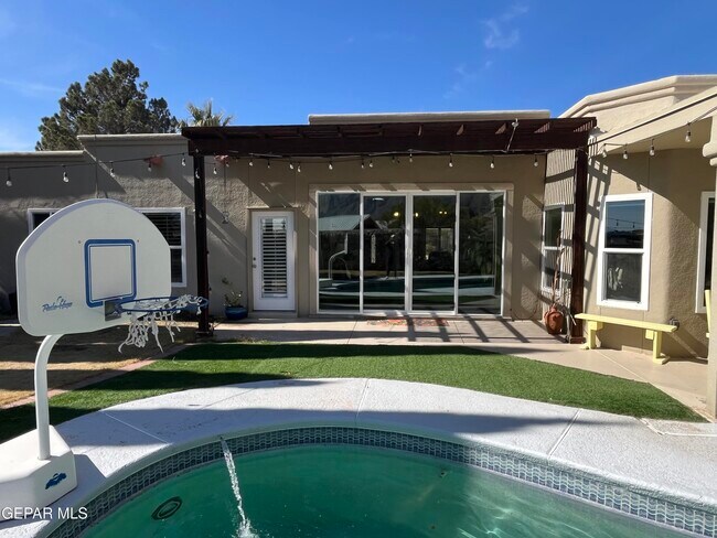 Building Photo - 1424 Cloud Ridge Dr