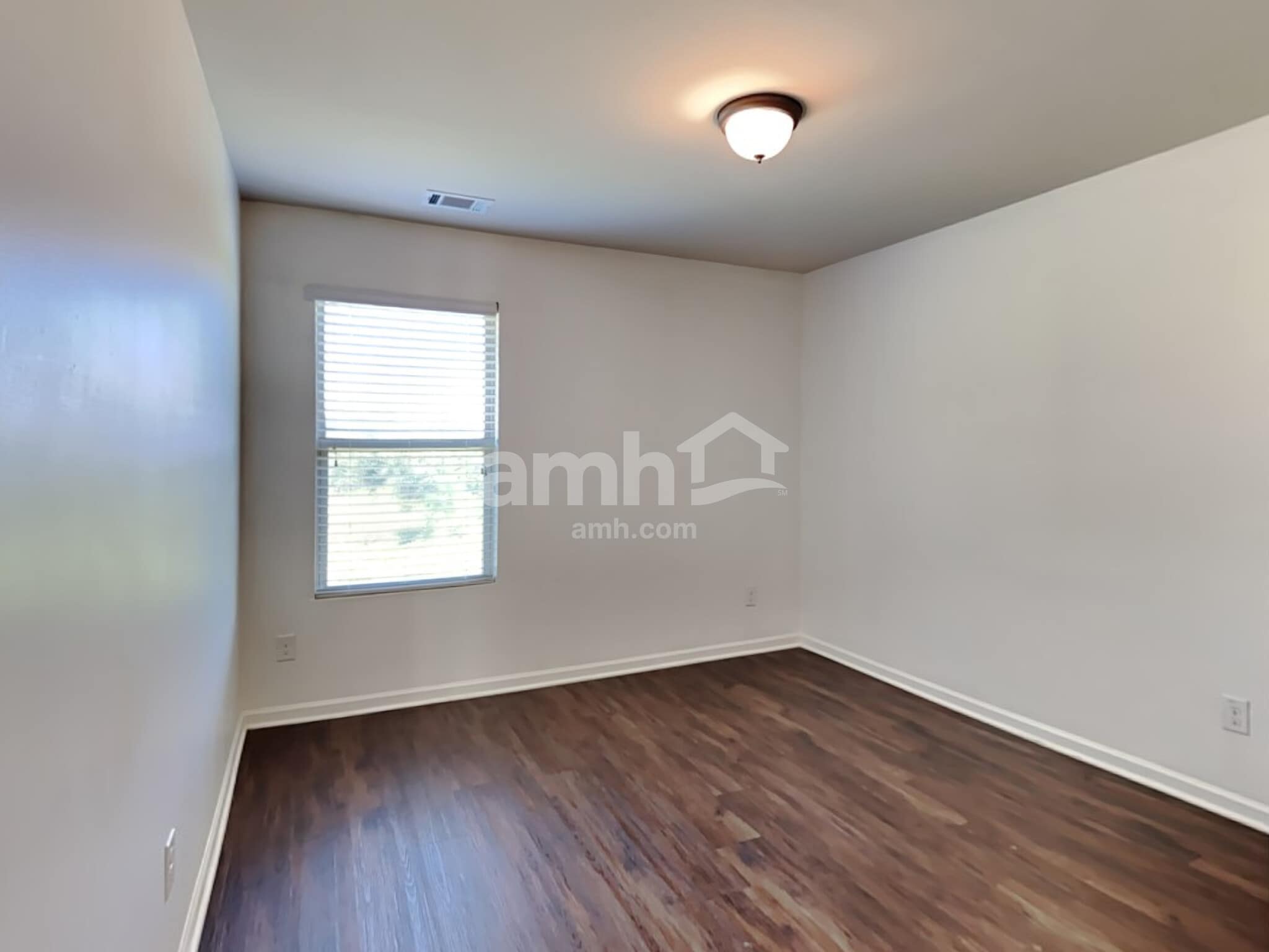 Building Photo - 4013 Clay Ct SE