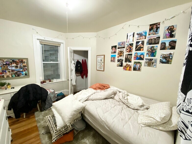 Building Photo - 97 Calumet St