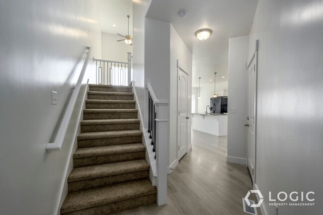 Building Photo - Beautiful Townhome in Lehi UT