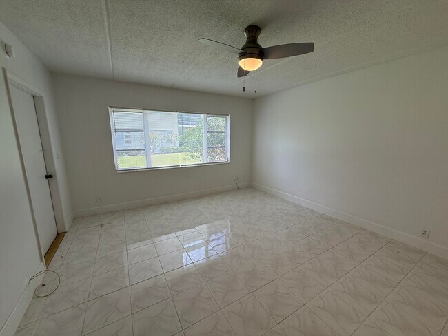 Building Photo - 4500 N Flagler Dr