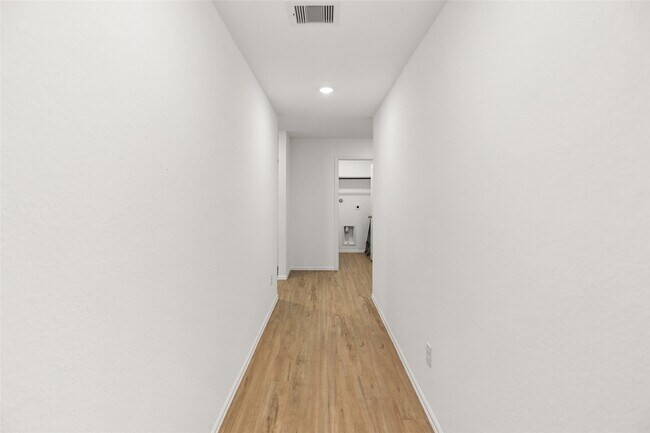 Building Photo - 4627 Sterling Pr Trl