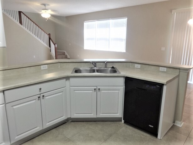 Building Photo - 2012 Bearing Ln