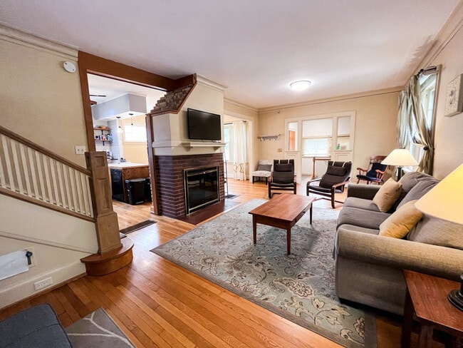 Building Photo - 110 Linden Ave