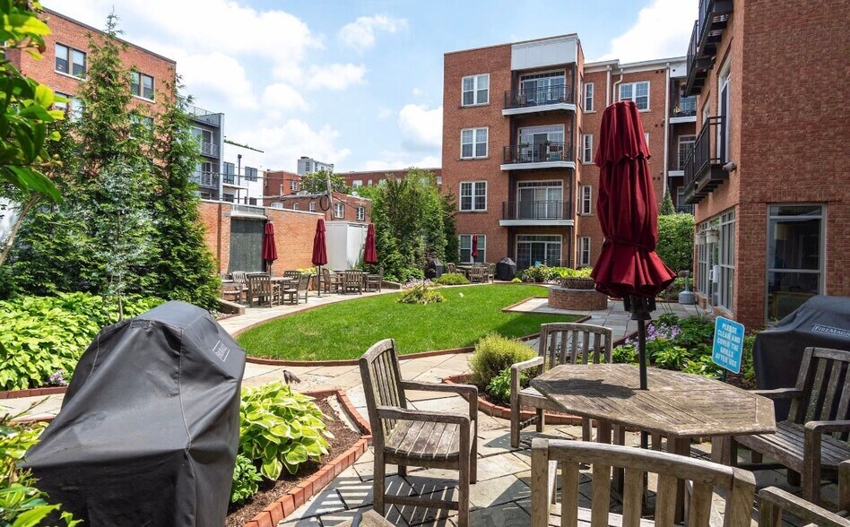 Building Photo - 1451 Belmont St NW