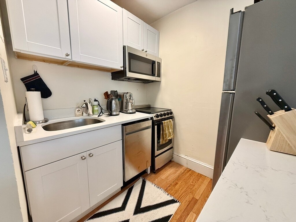 Building Photo - 337 Beacon St