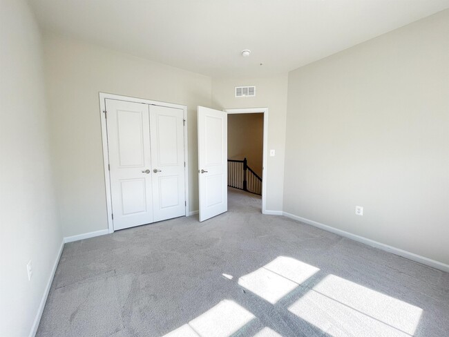Building Photo - 10132 Dorsey Ln