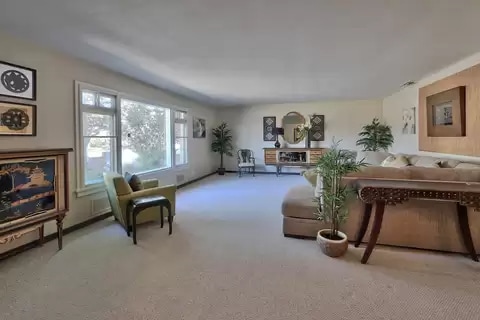 Building Photo - 713 Montclaire Dr NE