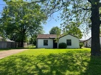 Building Photo - 122 Forest Ave