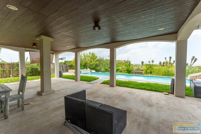 Building Photo - 133 Oleander Dr