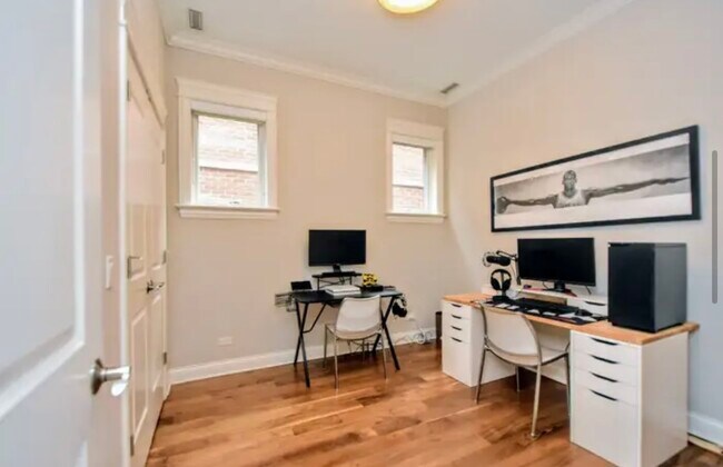 Building Photo - 1124 W Wrightwood Ave