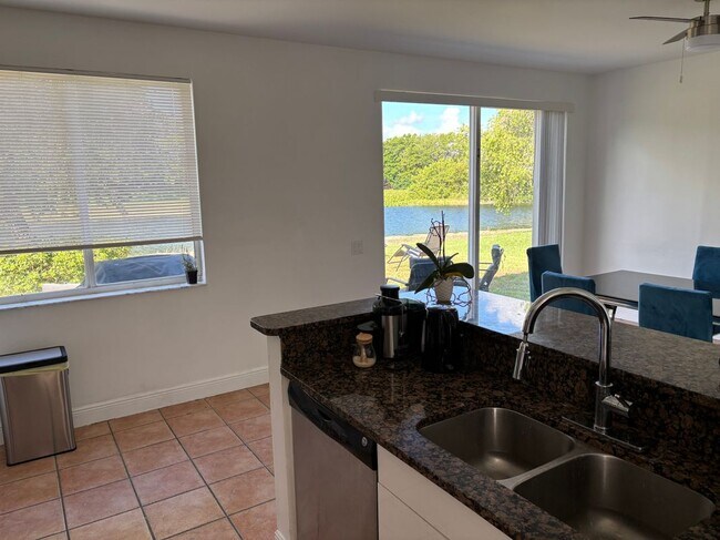 Building Photo - 4361 Dogwood Cir