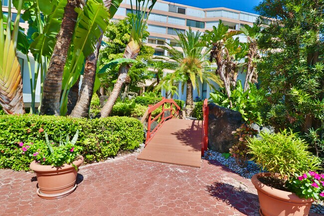 Building Photo - 3589 S Ocean Blvd