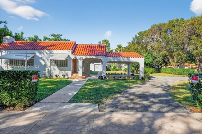 Building Photo - 1305 Alhambra Cir