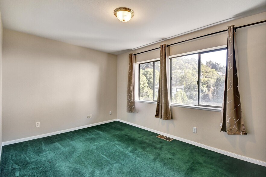 Building Photo - 616 Gravatt Dr