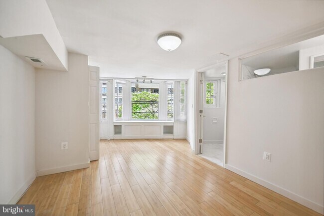 Building Photo - 1308 18th St NW
