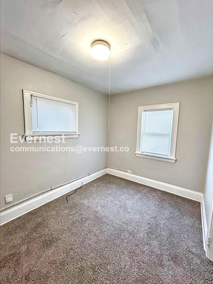 Building Photo - 12110 Lenacrave Ave