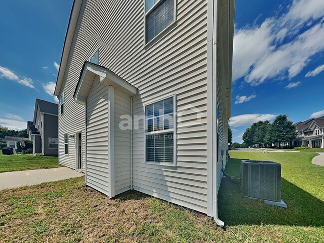 Building Photo - 1005 Theodore Ln