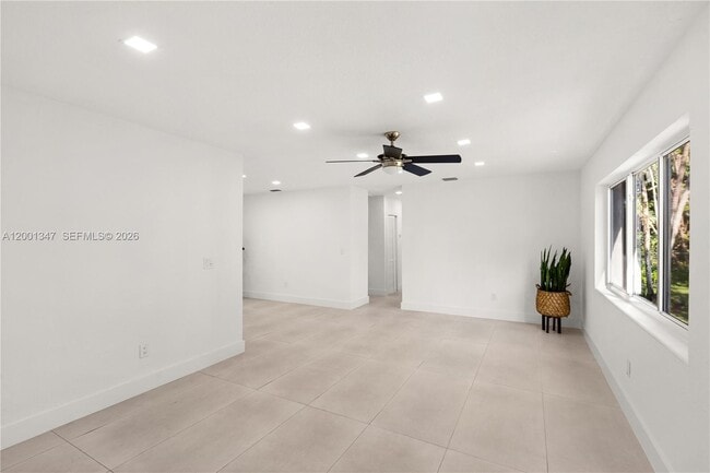 Building Photo - 6605 SW 61st St