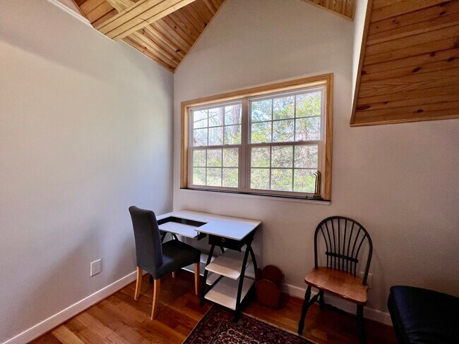 Building Photo - 754 Woodlands Rd