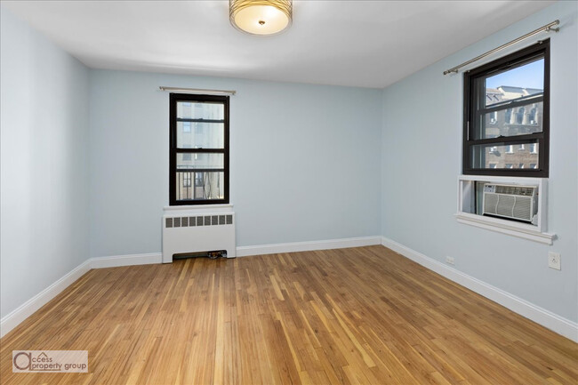 Building Photo - 98 Park Terrace E