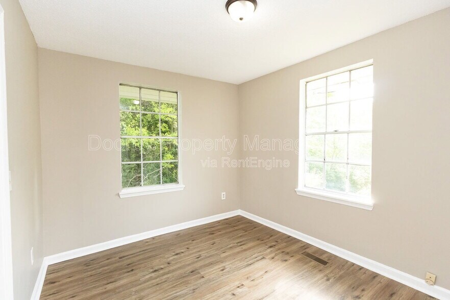 Building Photo - 619 Shannon Ave