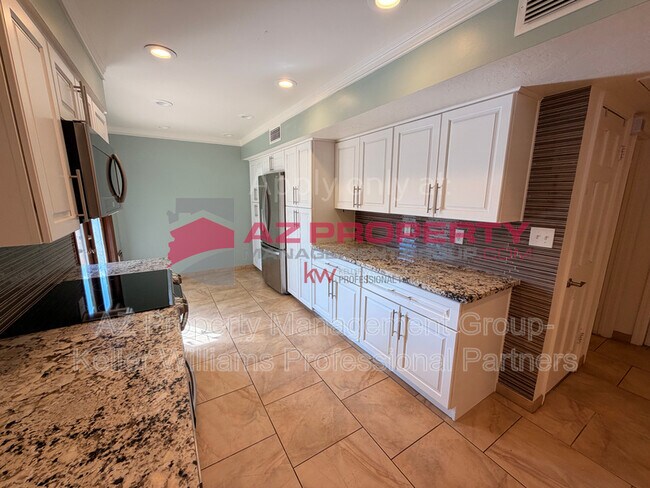 Building Photo - 12817 N 1st St