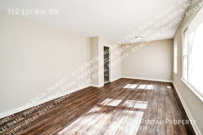 Building Photo - 352 1st Ave NW