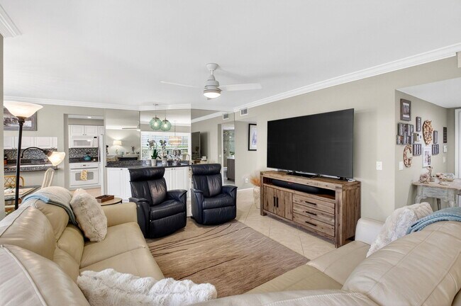 Building Photo - 75 Venetian Dr