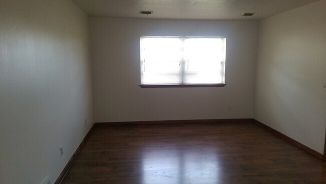 Building Photo - * Kids Sprayground right across the street!  3 bed 2 baths with 2 car garage in the Village with ...