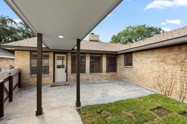 Building Photo - 21402 Park York Dr