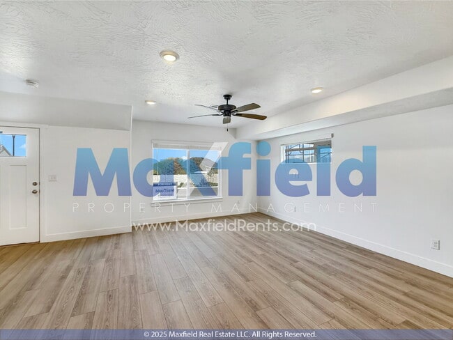 Building Photo - LEASE SPECIAL $100 OFF (First 3 Months) Town House 3BD 2.5BTH 2GAR - SPANISH FORK