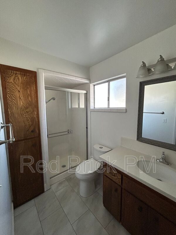 Building Photo - 3355 San Fernando Ct