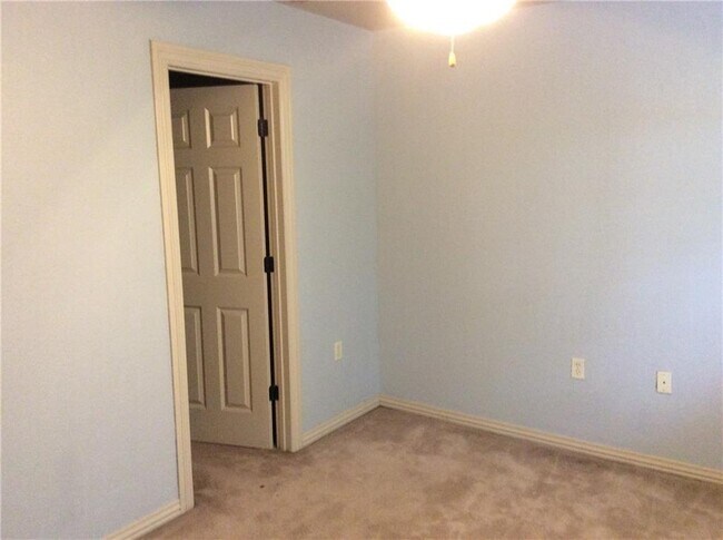 Building Photo - 3586 W Chevaux Dr