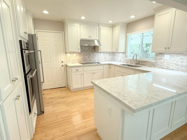 Building Photo - Remodeled One Story Home Located In Desirable Lafayette !