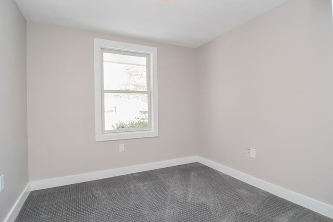 Building Photo - 27 Fenway Dr