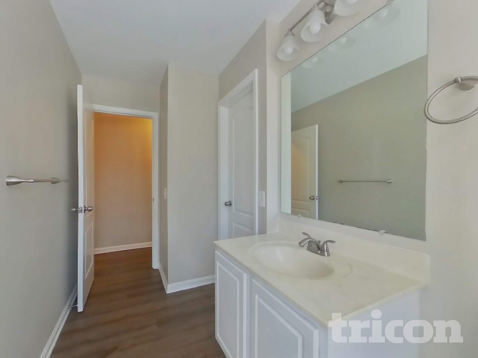 Building Photo - 4655 Queens Grove St