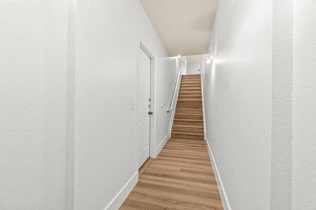 Building Photo - 1503 Belmont Pl