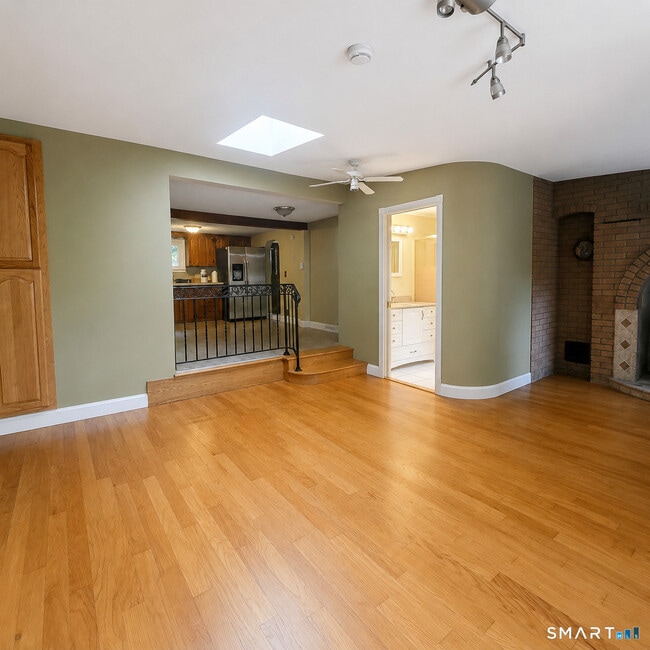 Building Photo - 561 Hopewell Rd