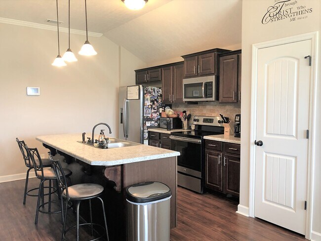 Building Photo - 7054 Summerton Dr