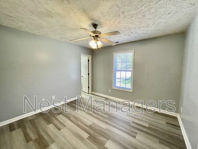 Building Photo - 3721 Betts Dr