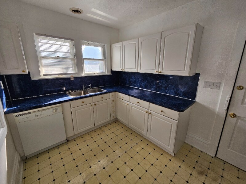 Building Photo - 908 Forsythe St
