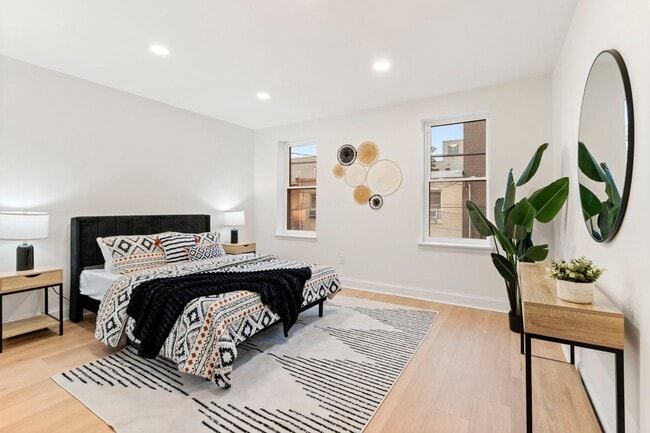 Building Photo - 1638 Latona St